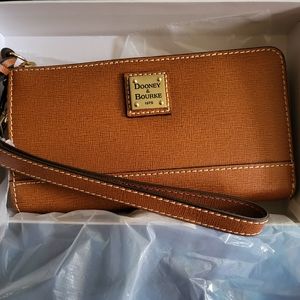 Dooney and Bourke Saffiano folded zip wristlet